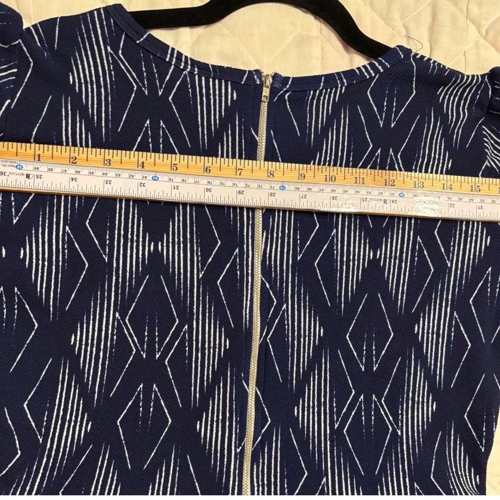 LuLaRoe Large Amelia Dress Diamond Print Short Sleeve Pockets Zip Stretch EUC - Picture 10 of 13